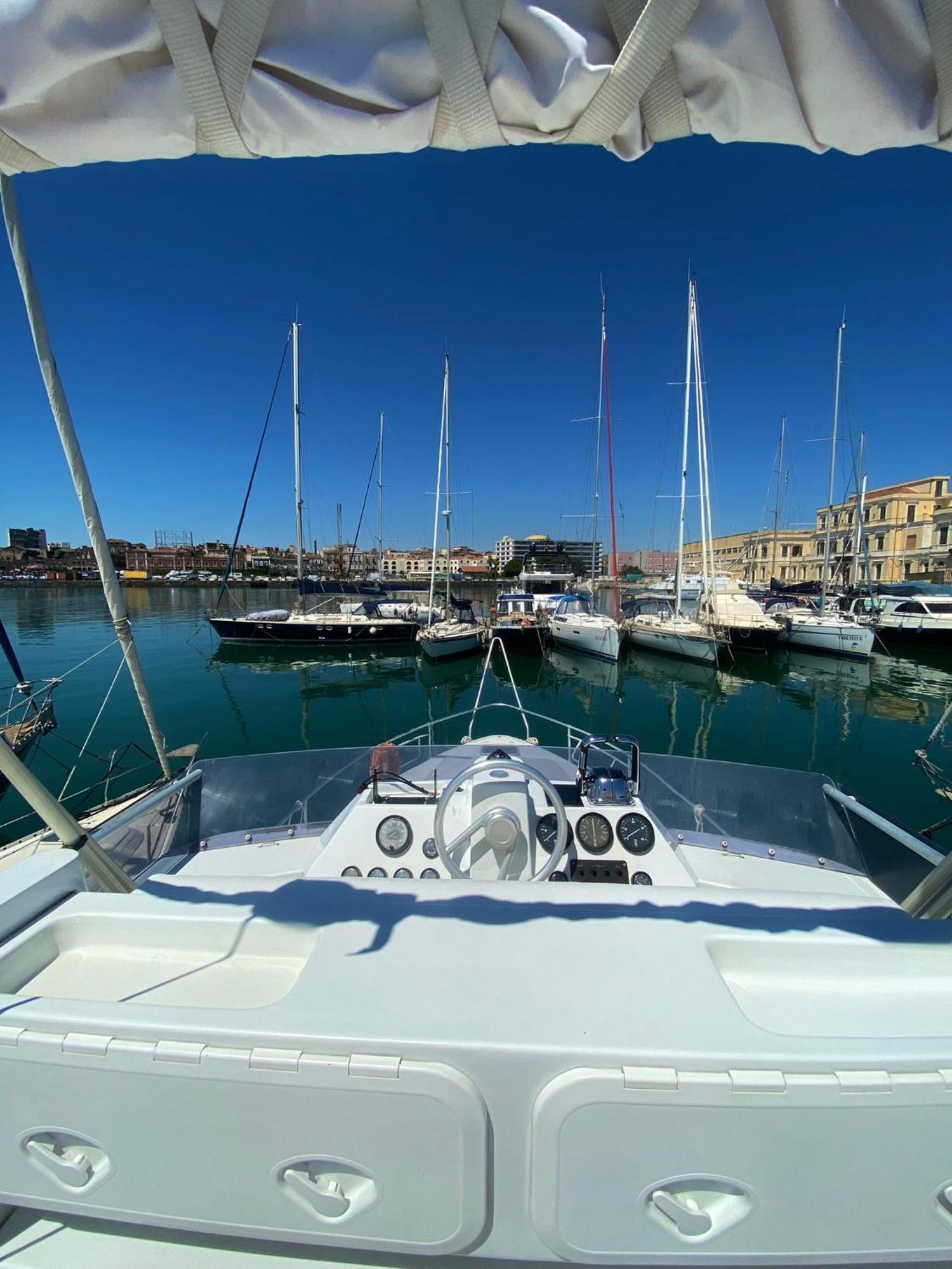 מלון קטאניה She'S Mine Yacht מראה חיצוני תמונה