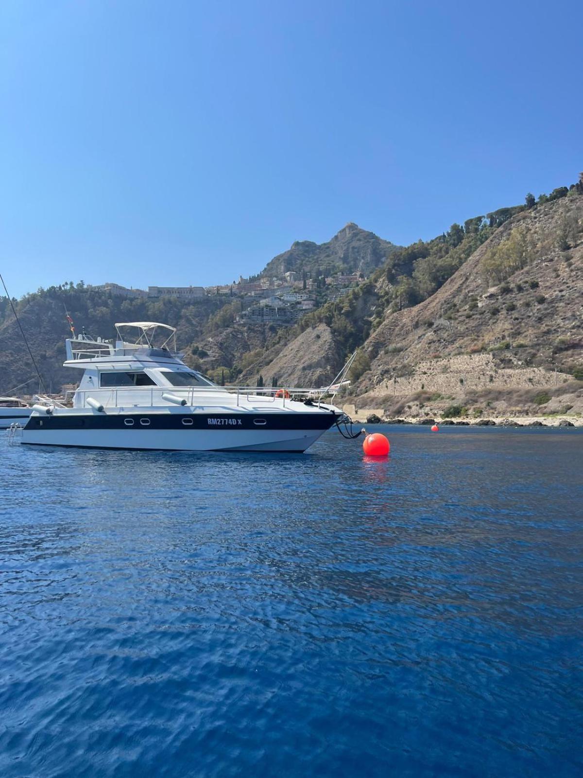 מלון קטאניה She'S Mine Yacht מראה חיצוני תמונה